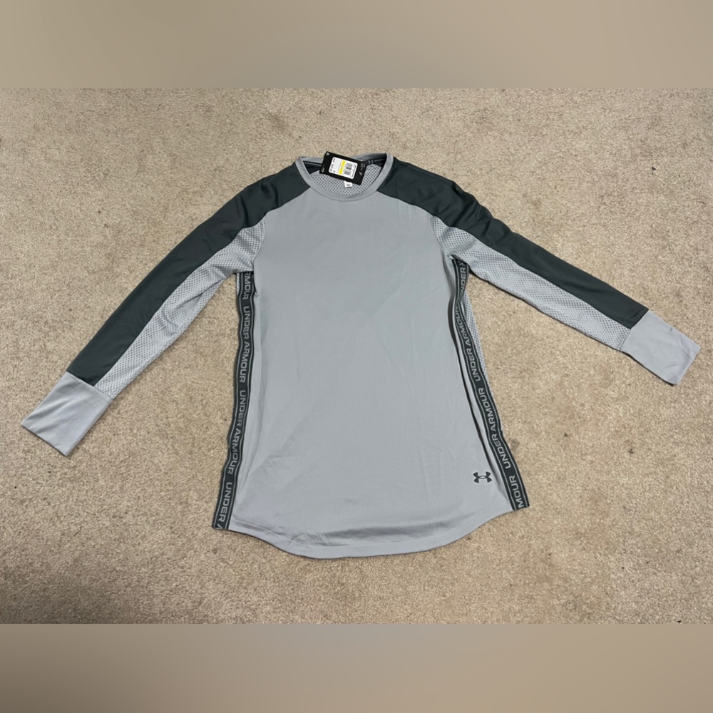 BRAND NEW Under Armour Women’s Volleyball Practice Top